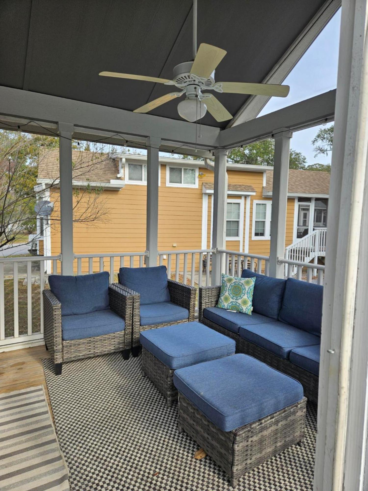 Live Oak Landing Hotel Freeport Bagian luar foto