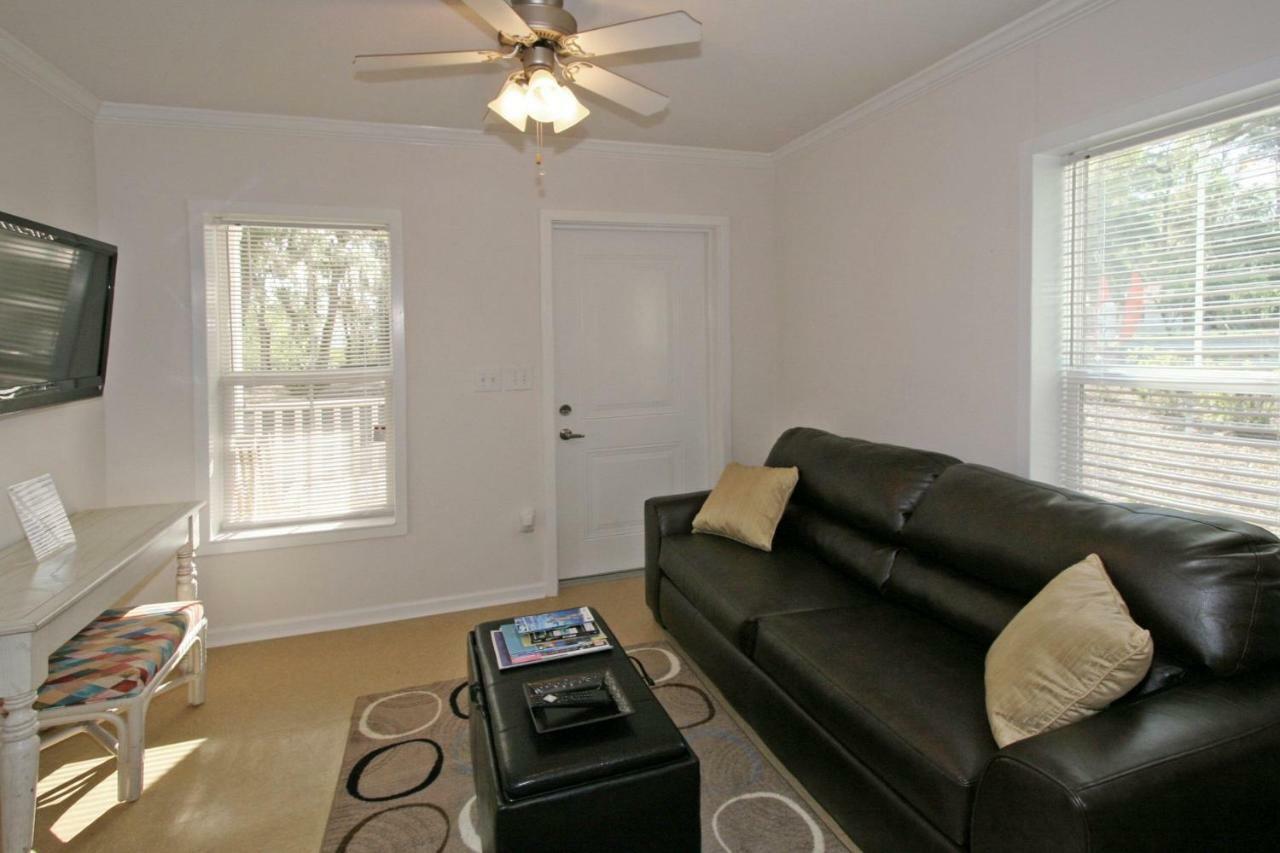 Live Oak Landing Hotel Freeport Bagian luar foto