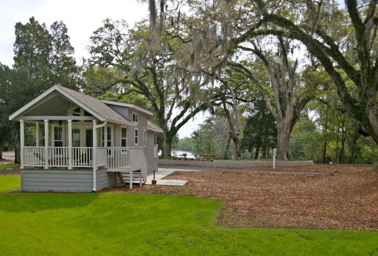 Live Oak Landing Hotel Freeport Bagian luar foto
